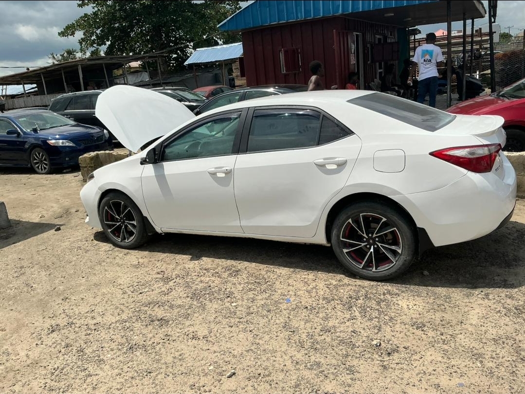 Toyota Corolla 2015 model image 2